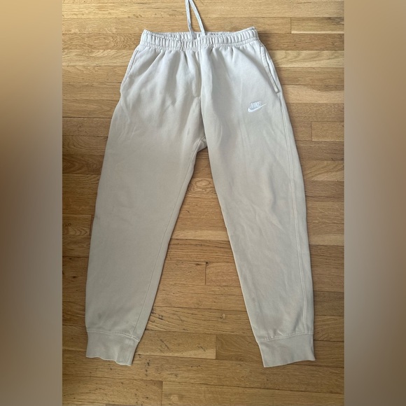 Nike Cream Joggers Relaxed Fit Sweatpants - Picture 1 of 5